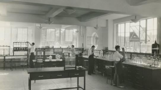 Photo of a lab at heights campus